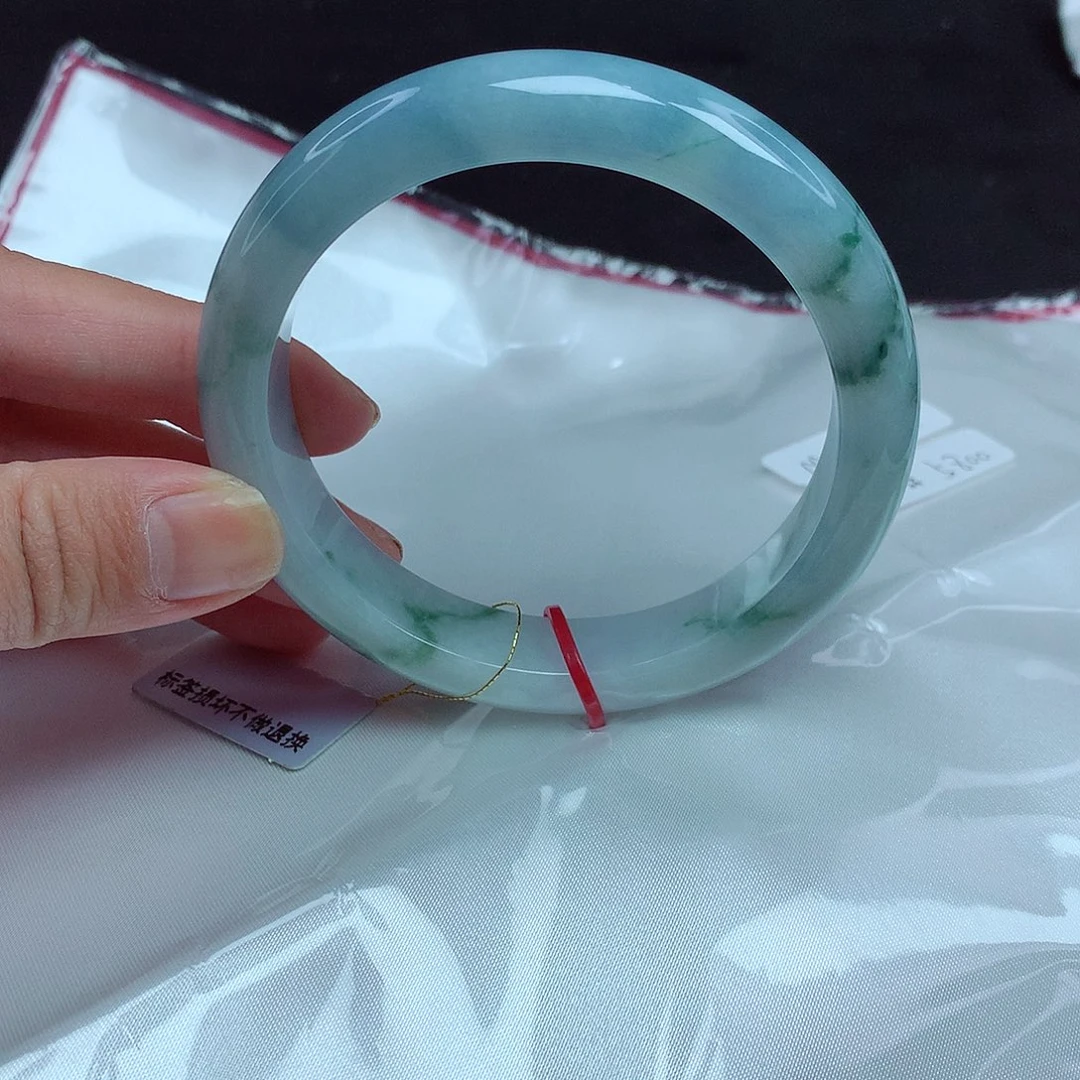 翡翠手镯未镶嵌60圈116