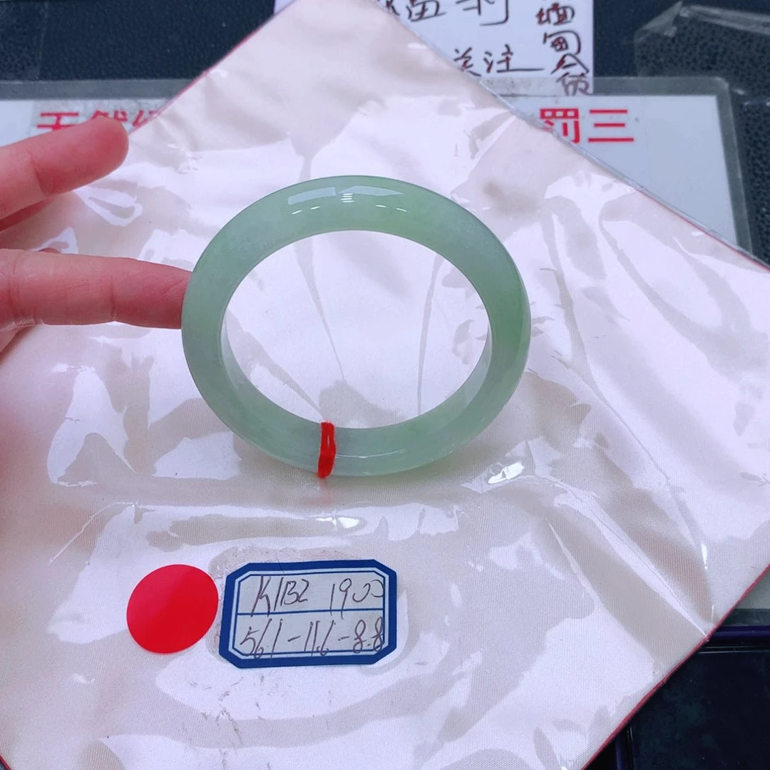 未镶嵌手镯翡翠缅甸翡翠手镯