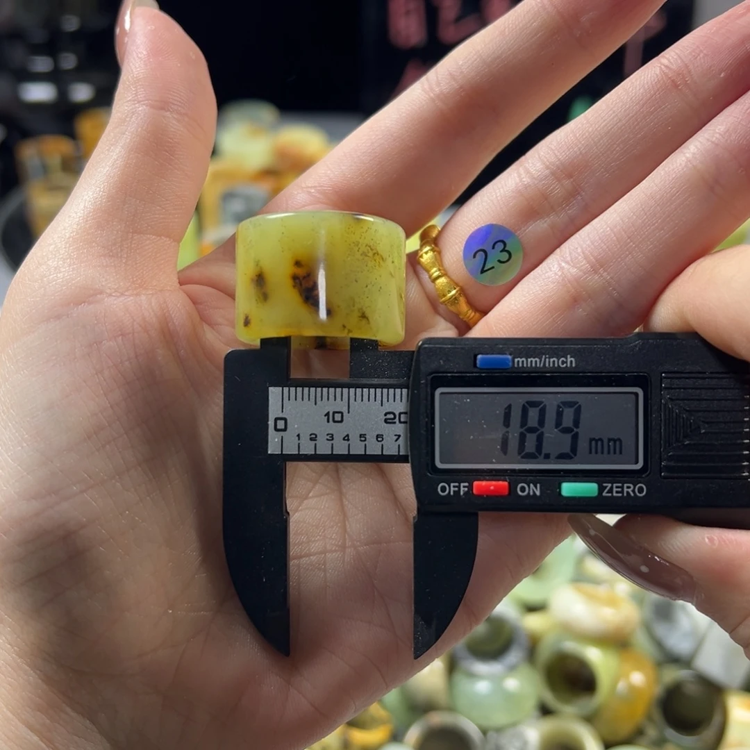 蛇纹石玉未镶嵌戒指