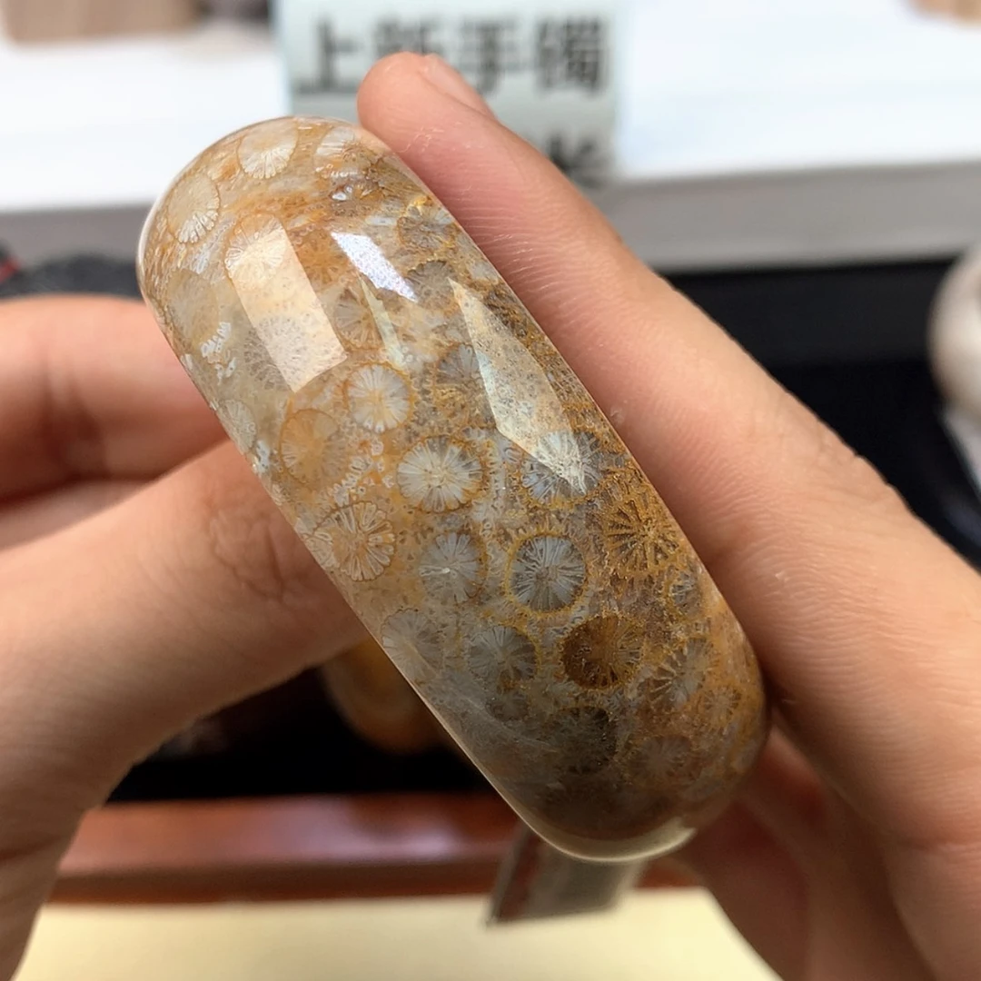 【闪购商品】颈饰未镶嵌硅化珊瑚（珊瑚玉）50号54圈双面花花