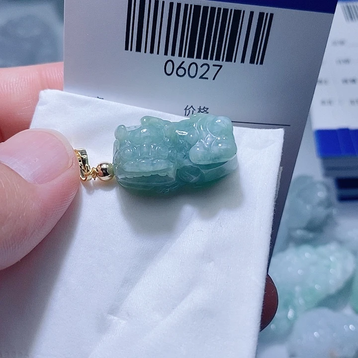 翡翠未镶嵌颈饰天光墟翡翠市场现金代购