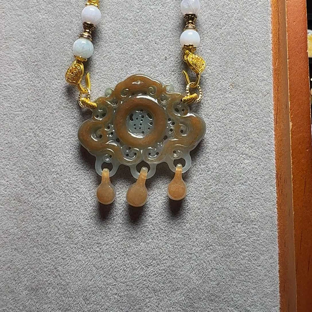 吊坠(赠链)未镶嵌翡翠