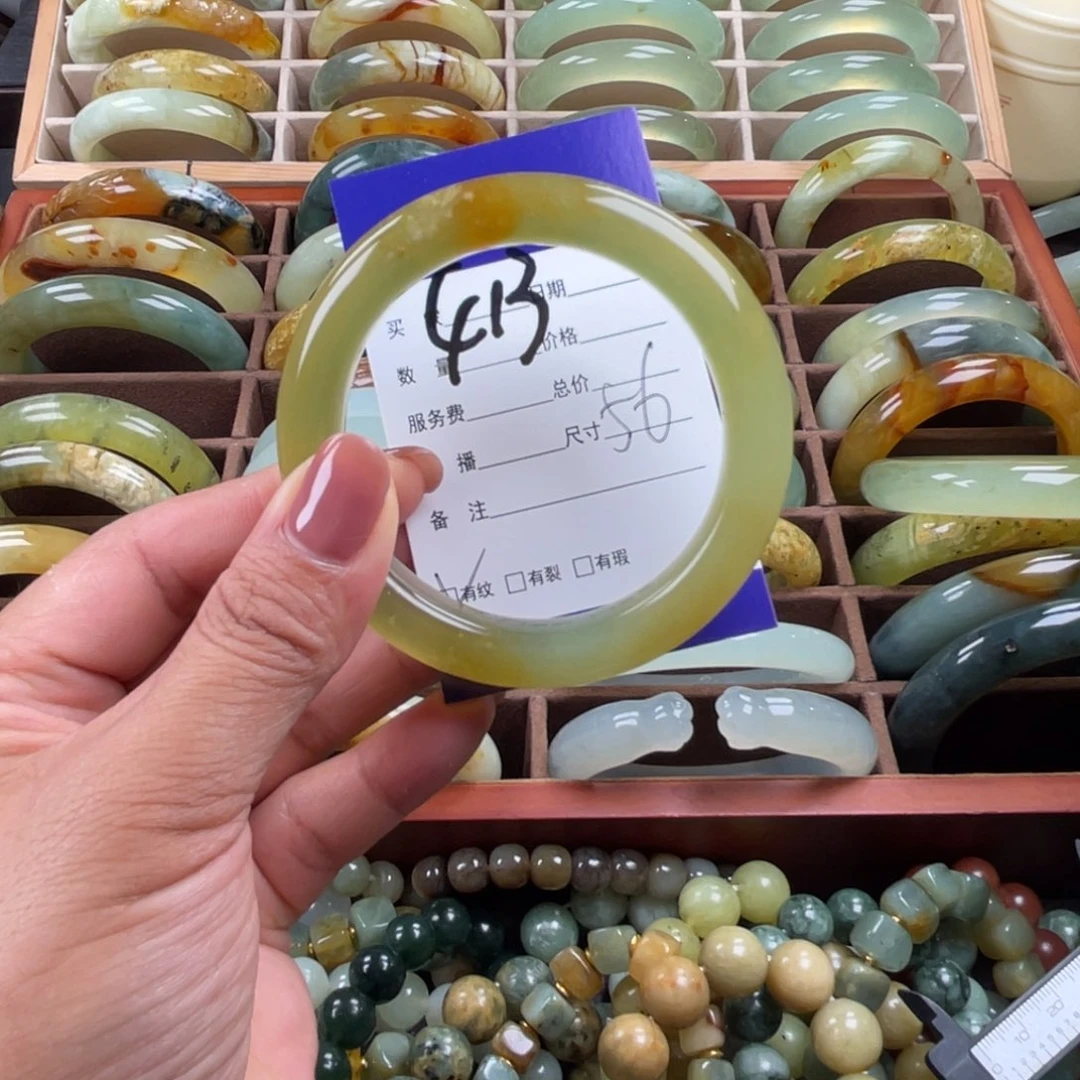 岫玉未镶嵌手镯岫玉