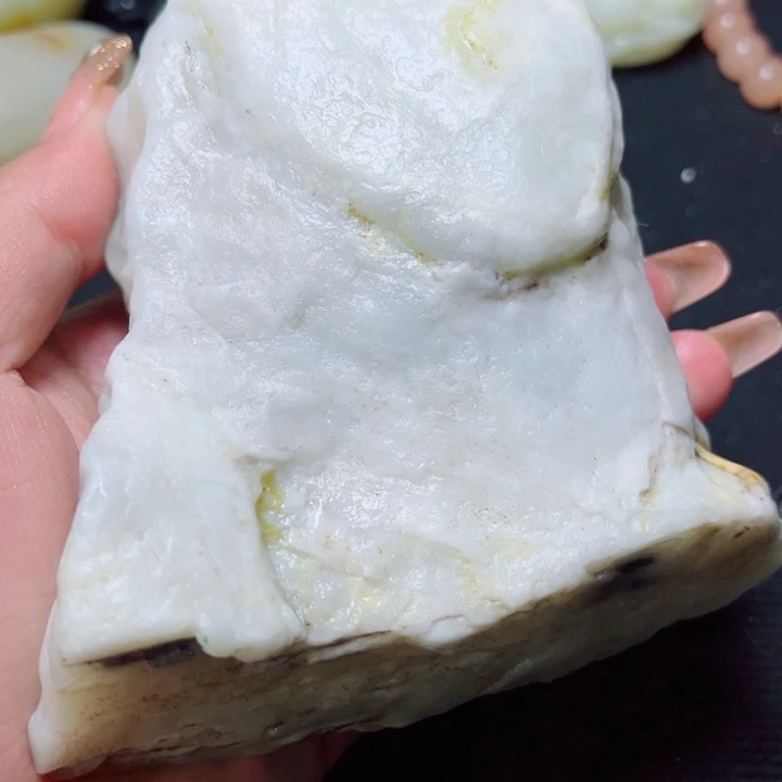 和田玉（糖玉）未镶嵌珠宝奇石