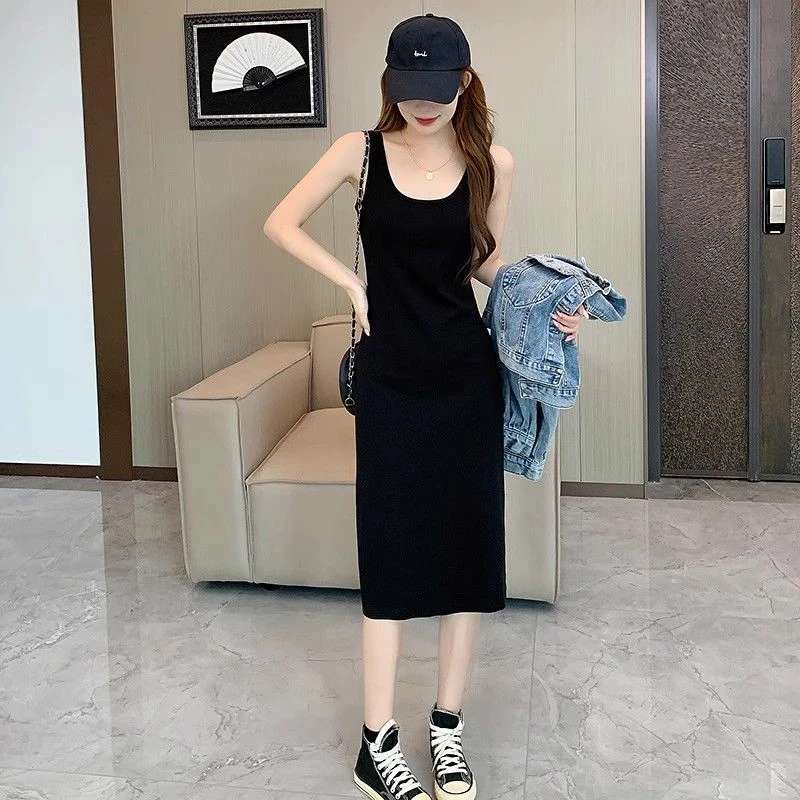 显瘦背心裙赫本风连衣裙裙子内搭过膝法式小黑裙打底裙