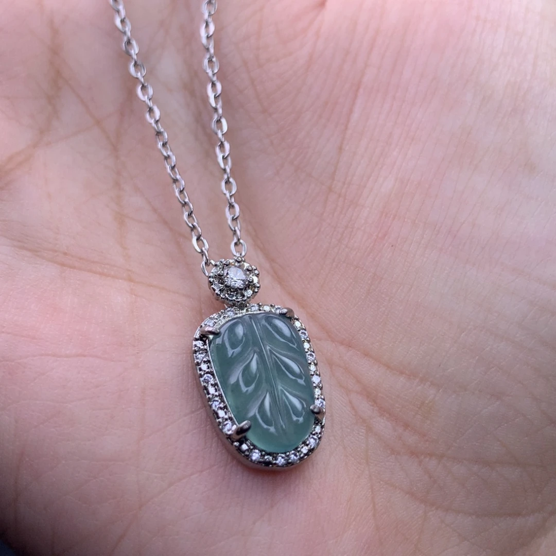 翡翠未镶嵌挂件吊坠