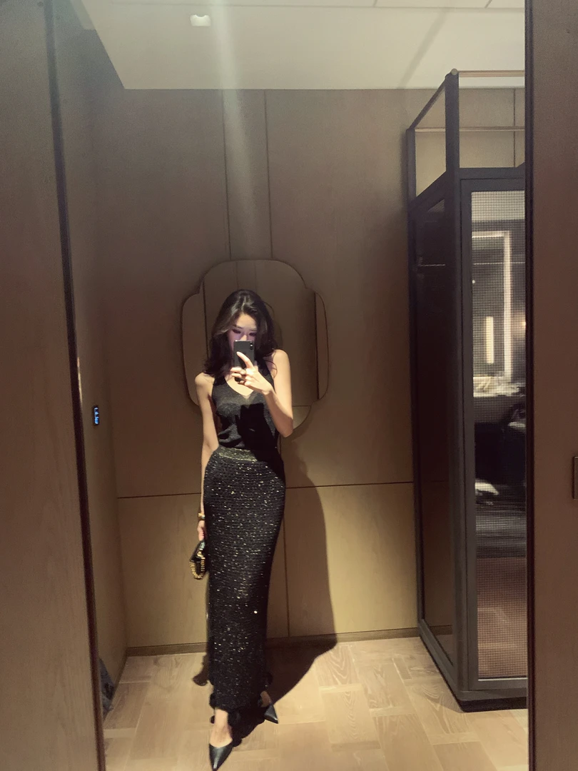 金南一高腰收腰亮片下摆拼毛球简约气质高级感百搭半身裙