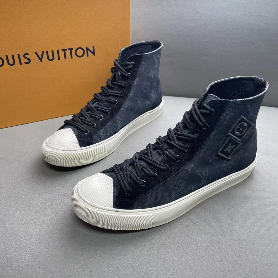 95新 LouisVuitton/路易威登 黑色帆布刺绣老花时尚高帮板鞋 42码