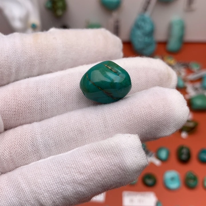 D****未镶嵌绿松石珠宝奇石