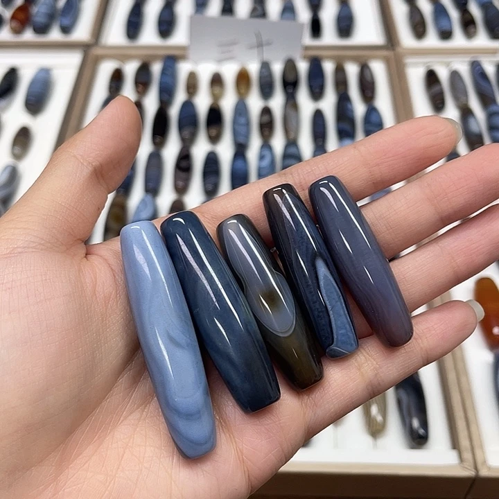 莲***澜未镶嵌玛瑙/玉髓珠宝半成品