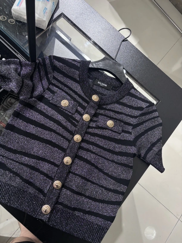 千金名媛短款上衣