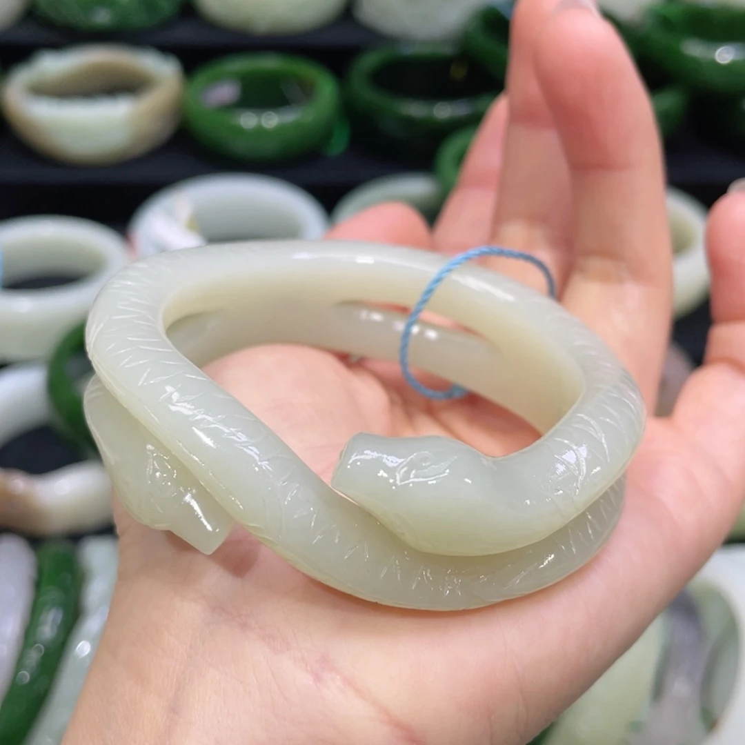 未镶嵌手镯和田玉53