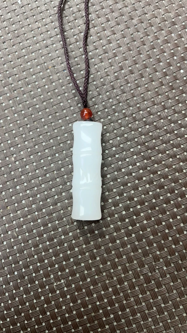 金丝玉细料节节高吊坠