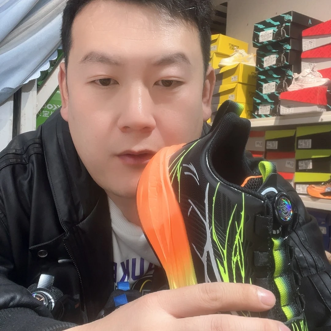 *****34发布橘色夜光超轻超染皮面超弹