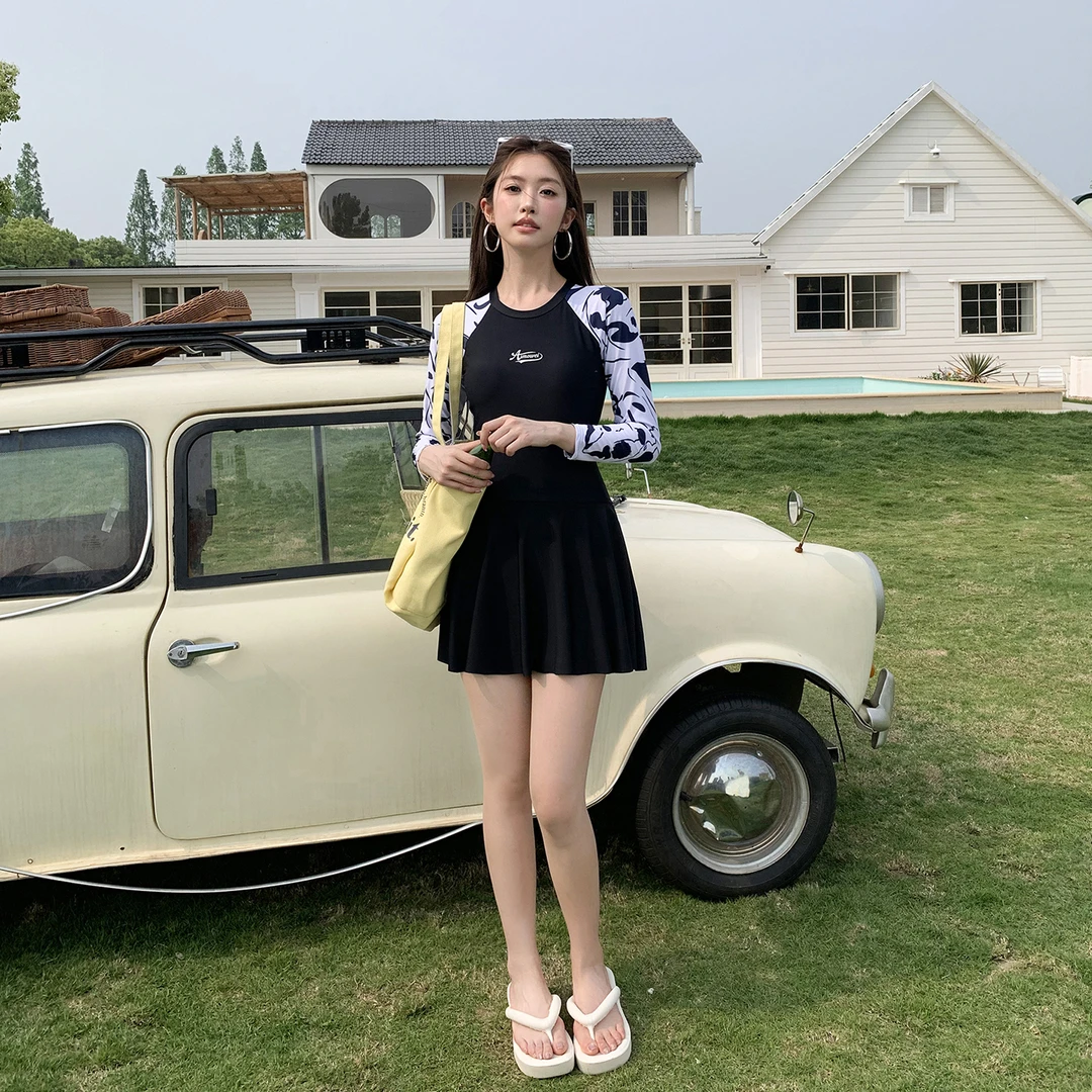 2025新款高级感长袖大码泳衣女遮肉微胖女孩专业运动速干泳装连体