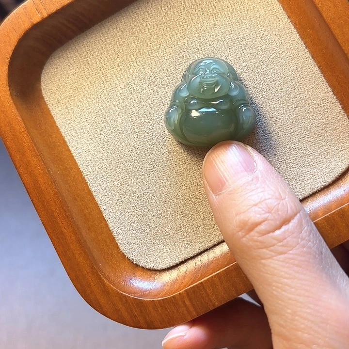 和田玉未镶嵌吊坠(赠链)
