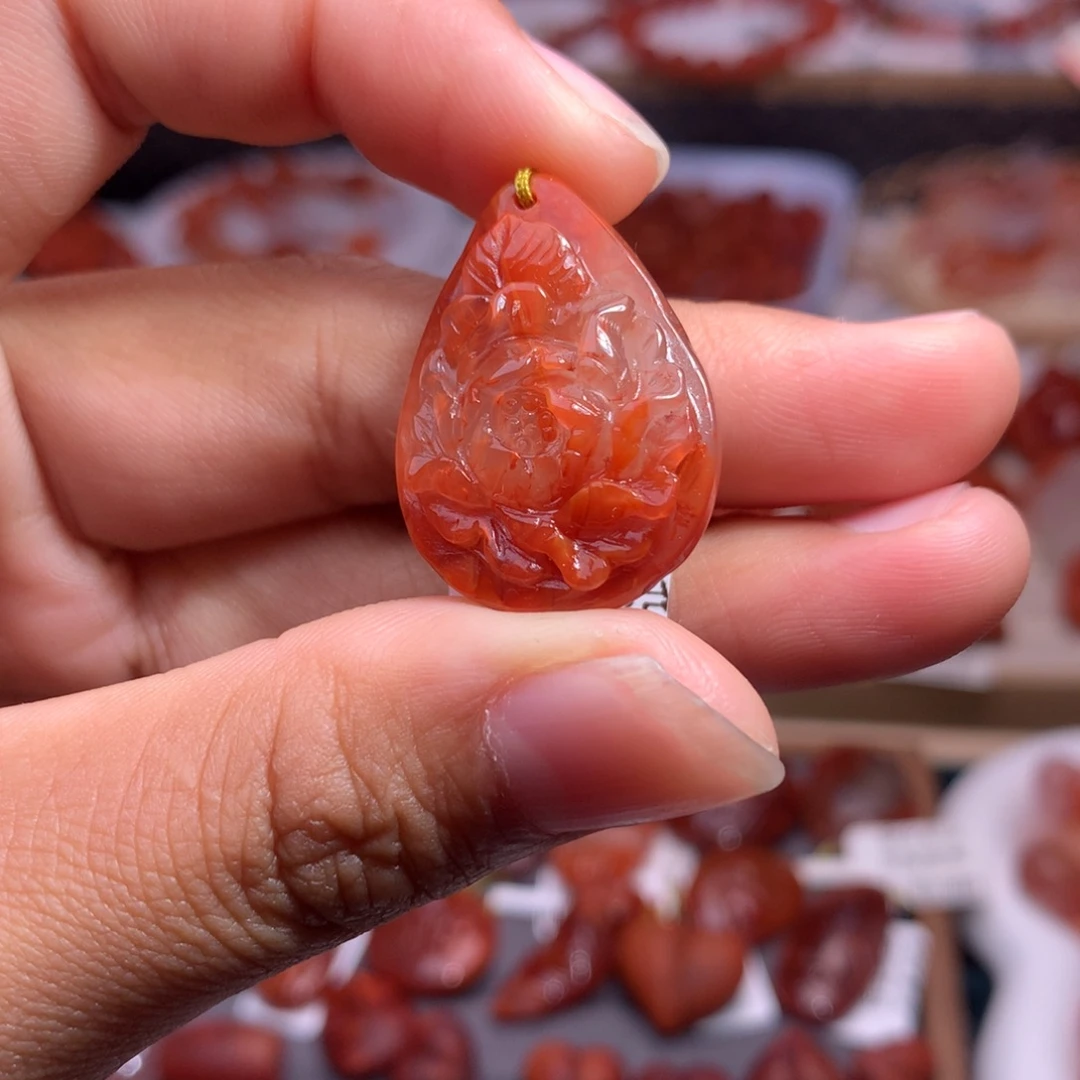 南红玛瑙未镶嵌珠宝半成品吊坠