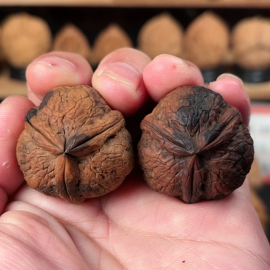 文玩核桃吊坠32尺七彩小三棱