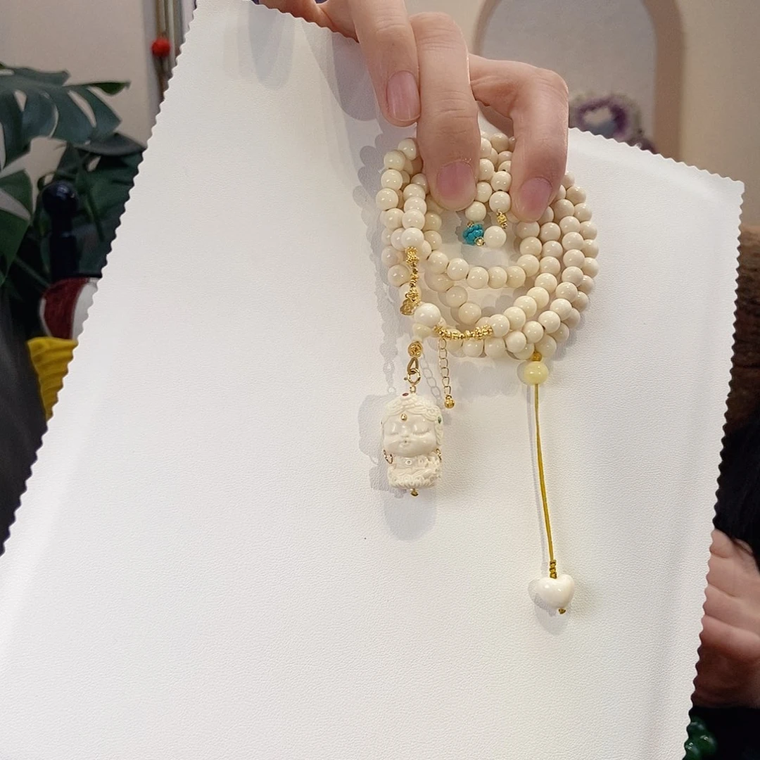 18K金镶嵌绿松石颈饰