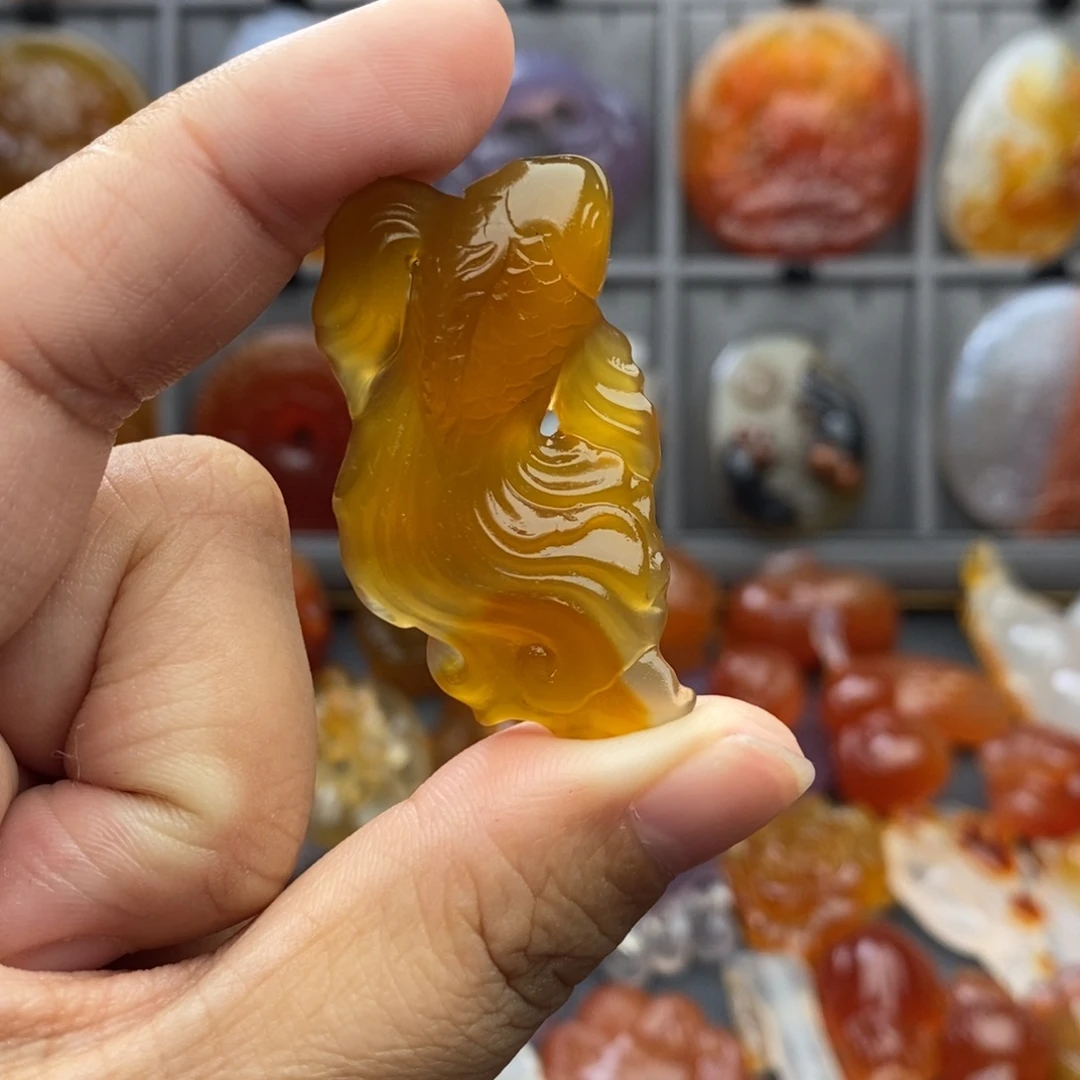 多***恨玛瑙/玉髓未镶嵌颈饰