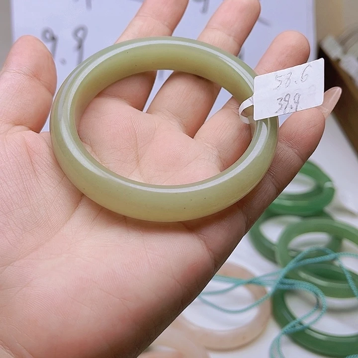 未镶嵌手镯石英质玉东陵106/58