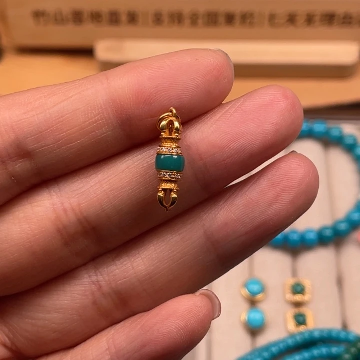 绿松石18K金镶嵌珠宝奇石