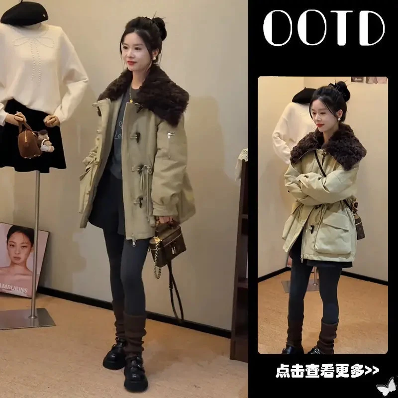 秋季流行穿搭一整套女2025新款翻领收腰派克服外套T恤短裤三件套