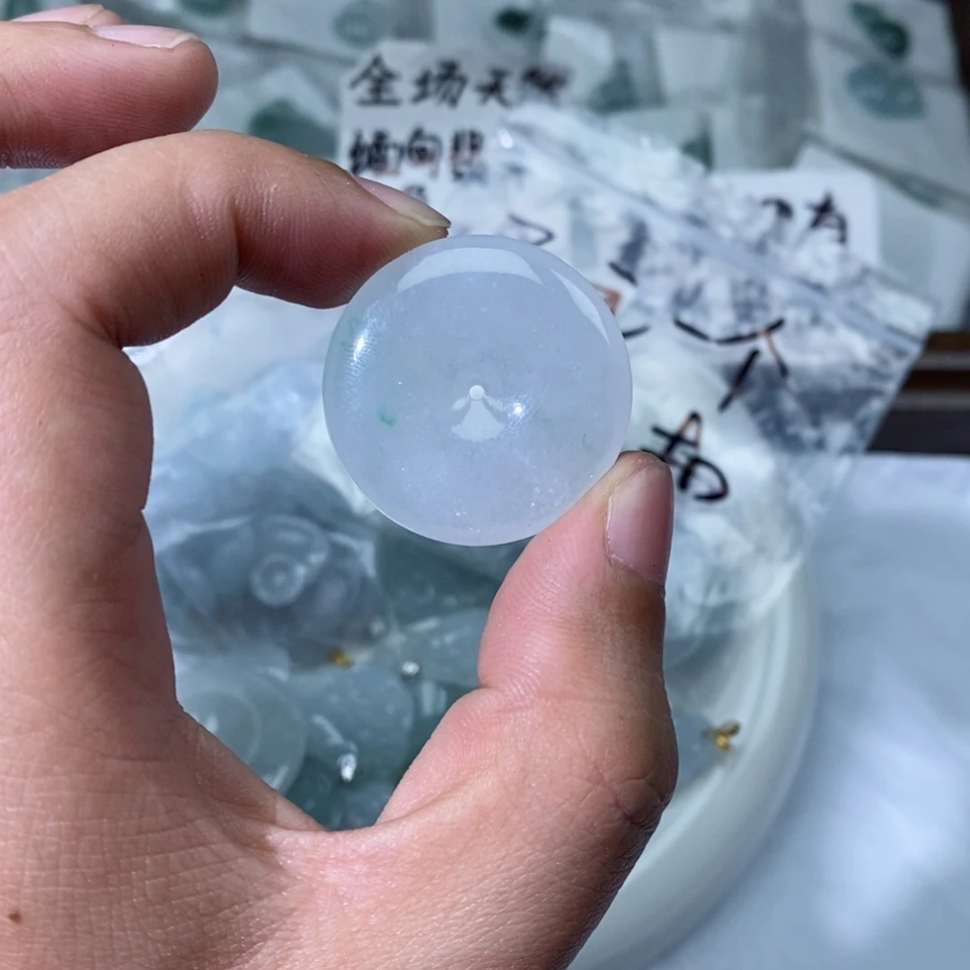 颈饰未镶嵌翡翠天然