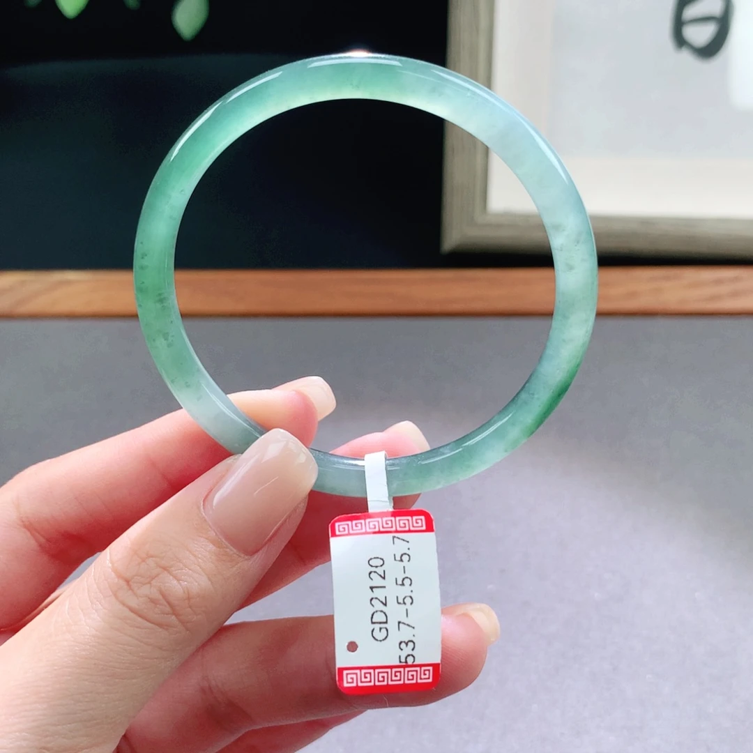 翡翠手镯未镶嵌天然翡翠手镯