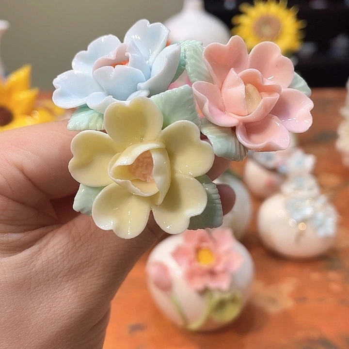 手工陶瓷精致摆件