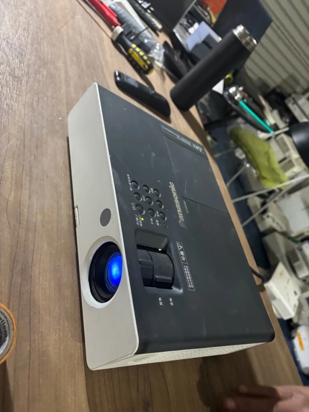 9新 Panasonic/松下 二手 松下投影仪 运费自理