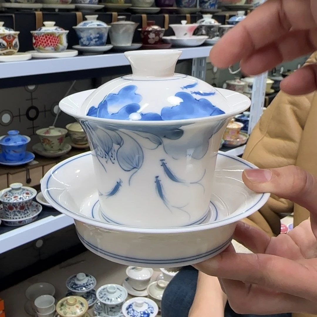 高温下的高温天气使人心情愉悦