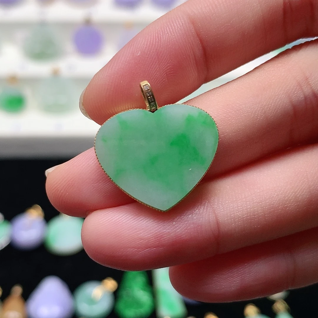 颈饰18K金镶嵌翡翠翡翠吊坠