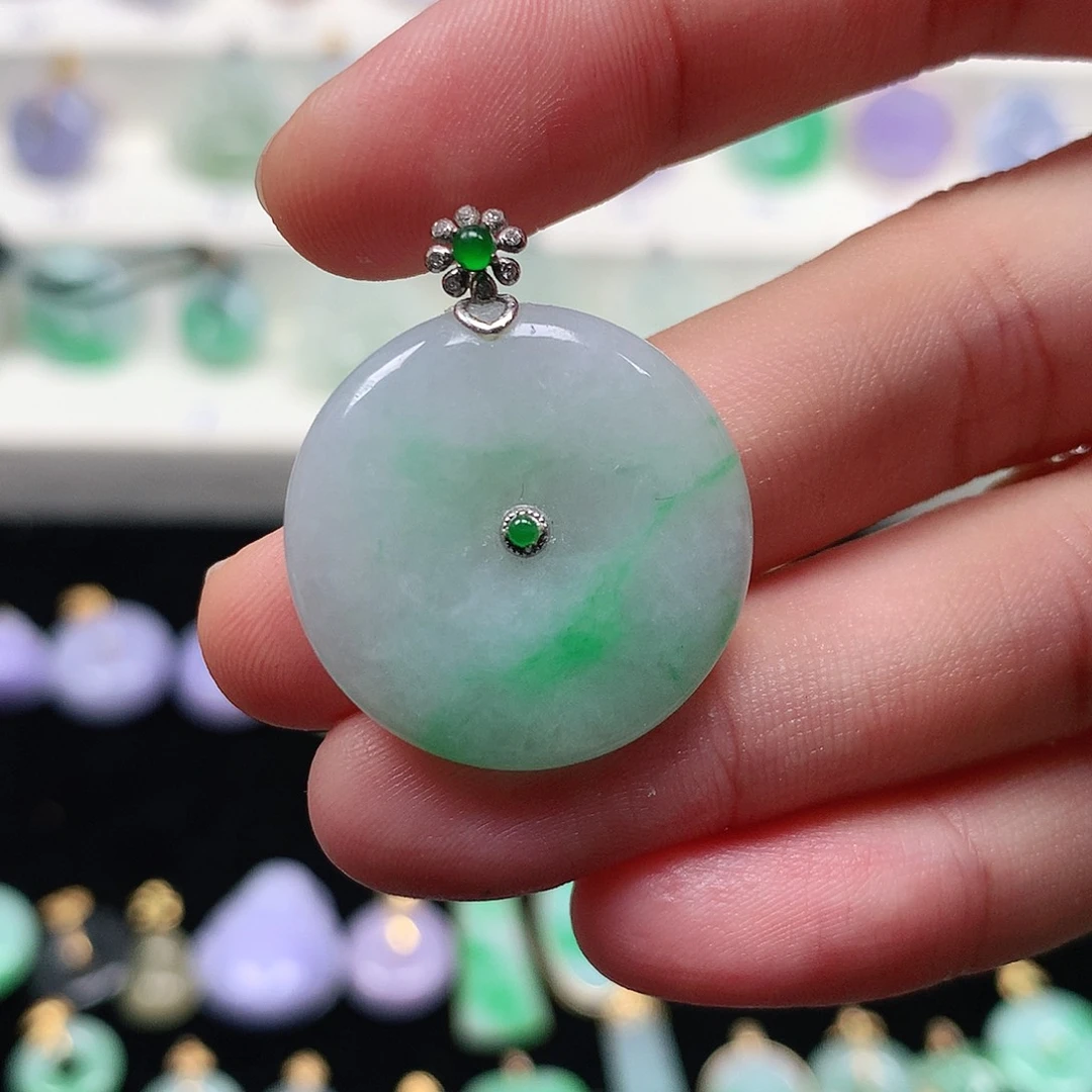 颈饰18K金镶嵌翡翠翡翠吊坠