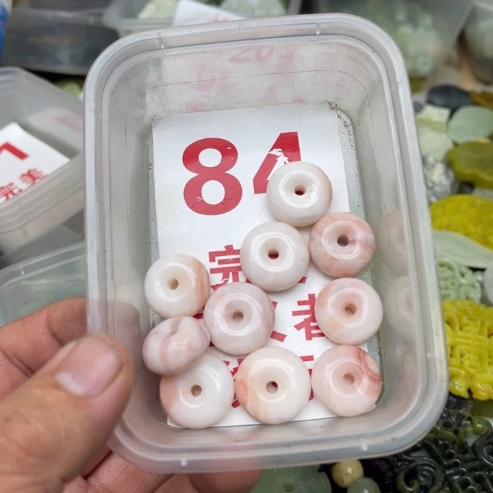 蛇纹石玉未镶嵌挂坠