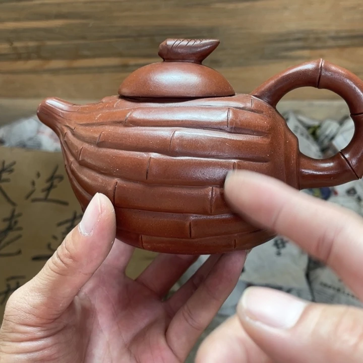 茶壶紫砂老厂紫砂壶一件。