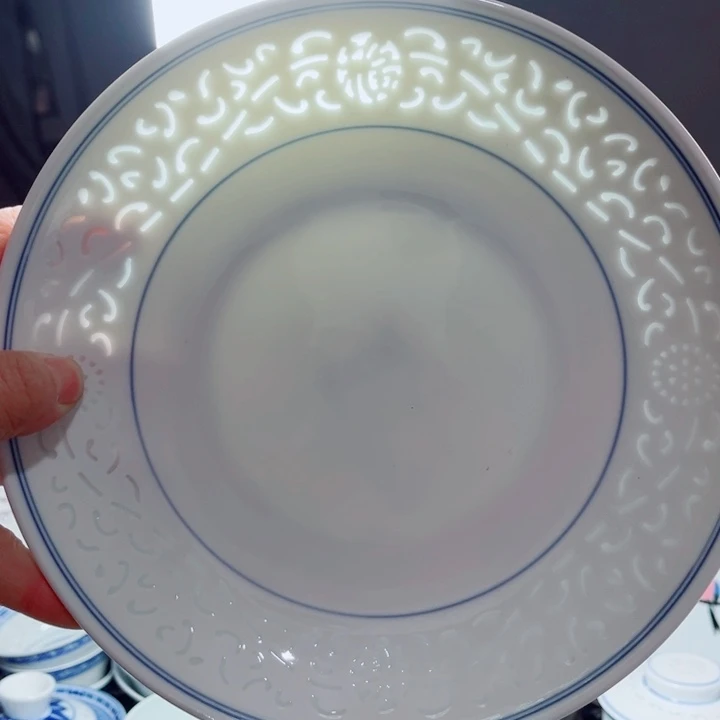 青花玲珑8寸窝盘满雕双福双线