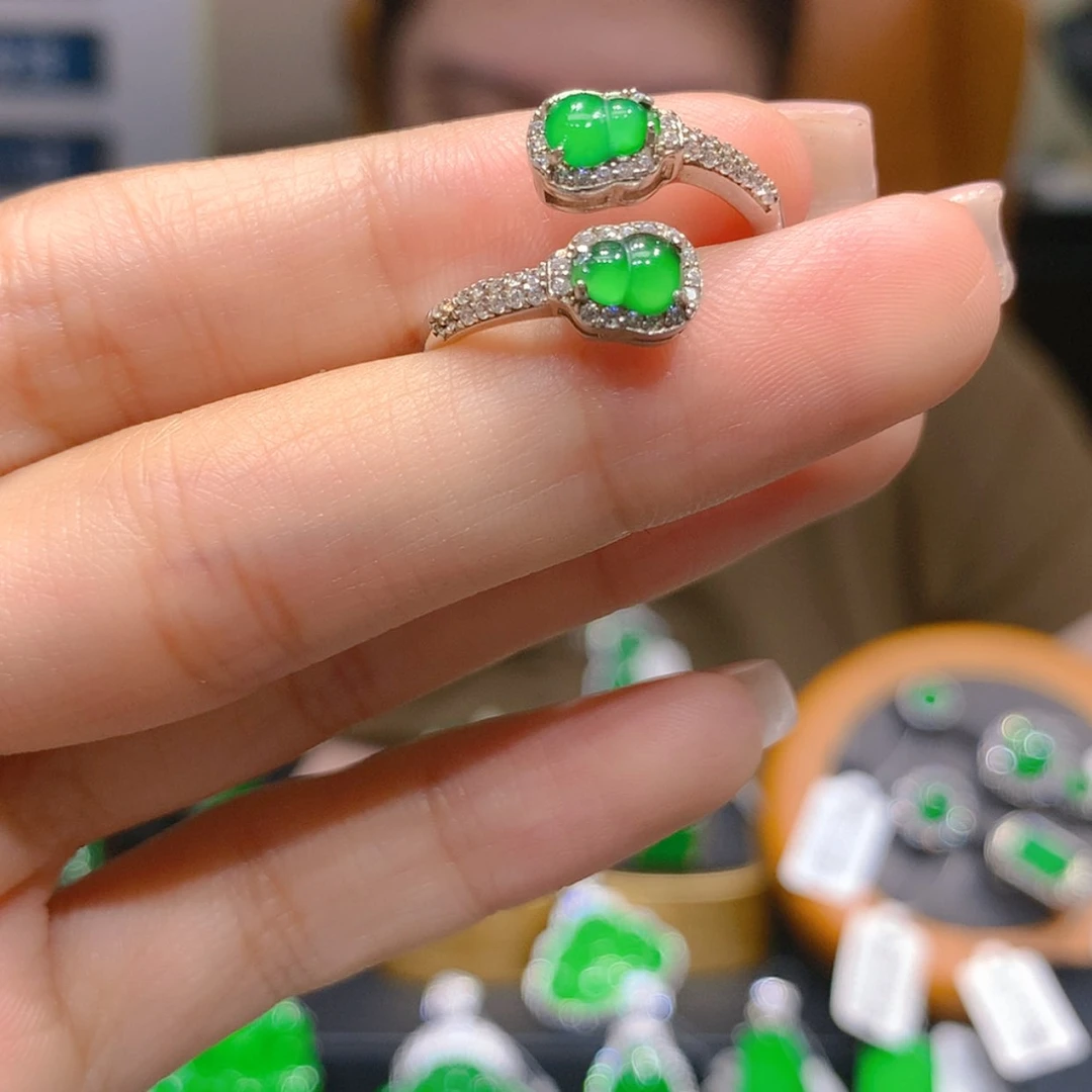 【闪购商品】银S925镶嵌戒指翡翠4柒姐
