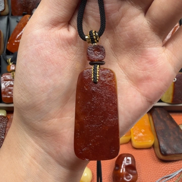 蜜蜡未镶嵌吊坠(赠链)