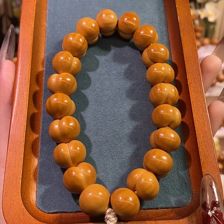 猴头核桃手串聚宝盆手工奶油屁桃卡15+