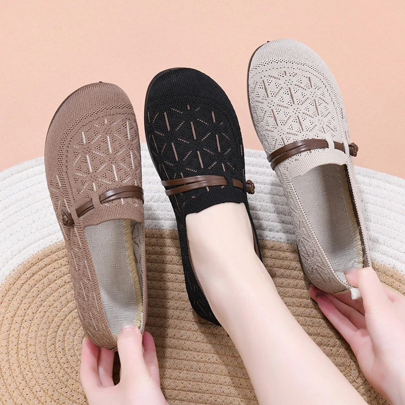 2025春季老北京布鞋女款透气镂空妈妈鞋软底豆豆鞋休闲上班平底鞋