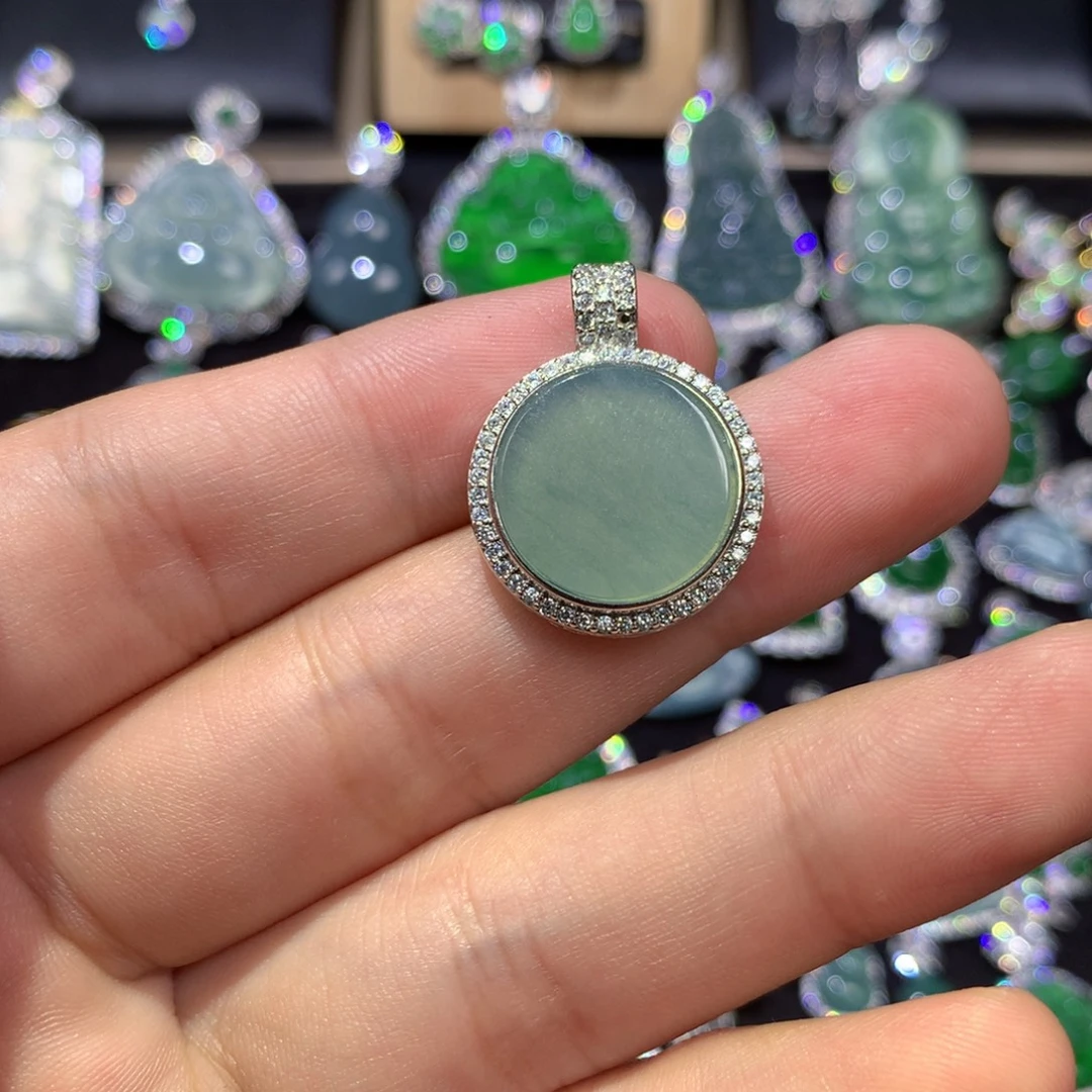 吊坠(赠链)未镶嵌翡翠