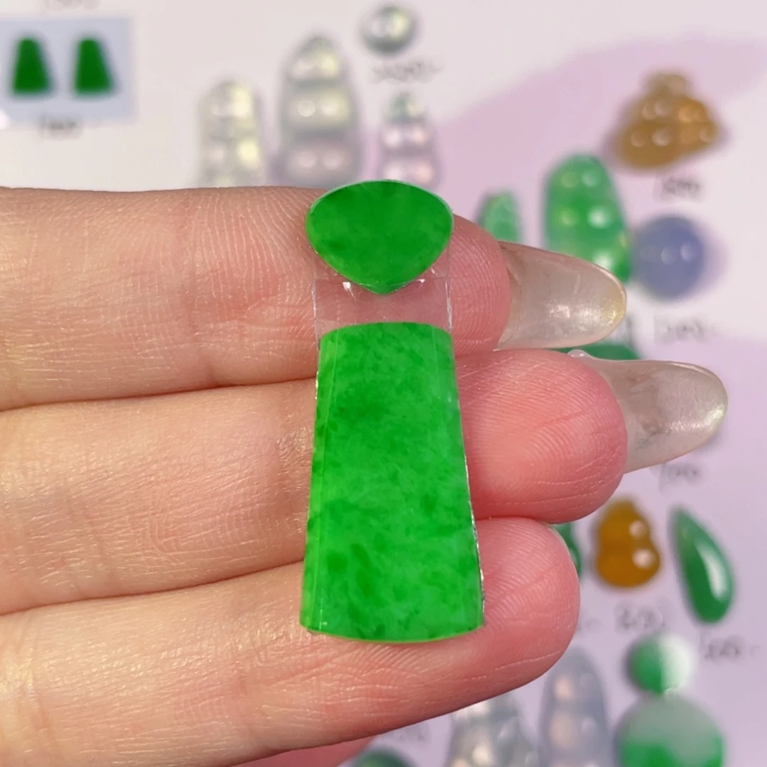 翡翠未镶嵌颈饰裸石