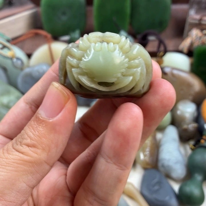 *****和田玉未镶嵌挂件