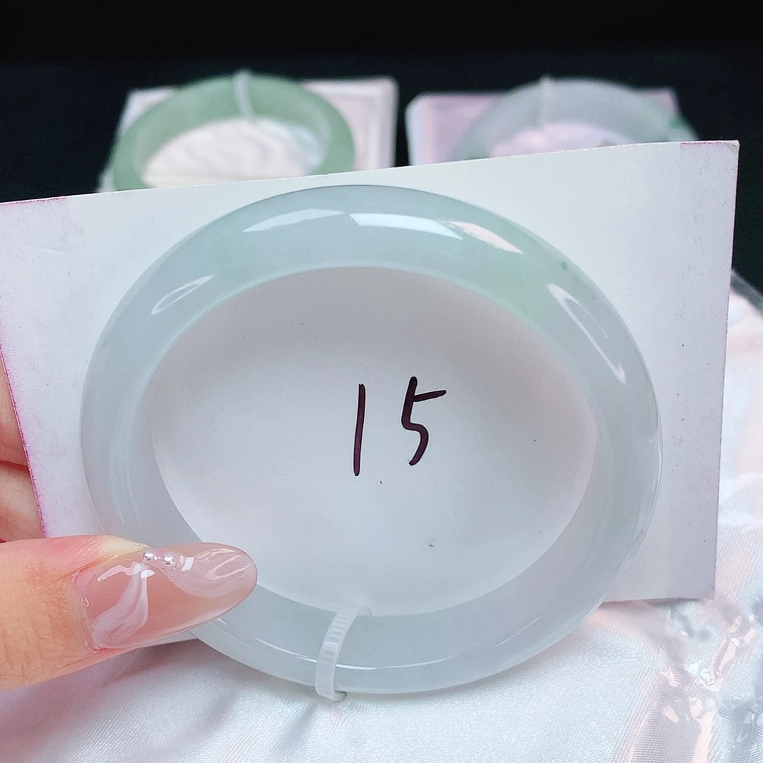 翡翠未镶嵌手镯正圈56.5