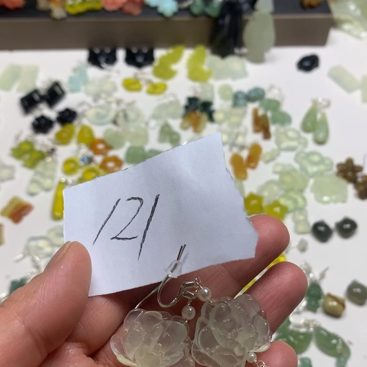 蛇纹石玉耳钉足银镀金镶嵌如****1