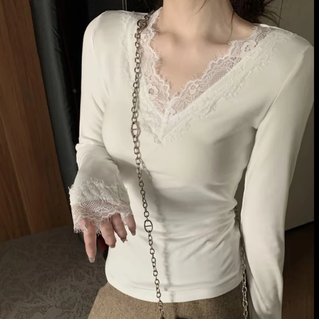 （直）纯欲感蕾丝拼接领长袖打底衫女秋冬季磨毛内搭弹力V领T恤上衣