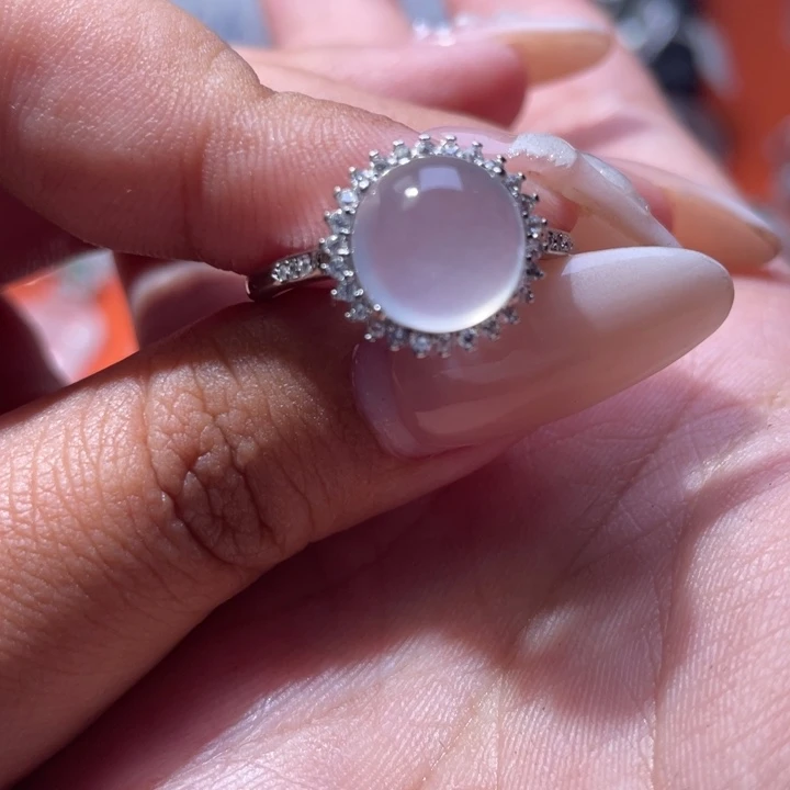 石英质玉未镶嵌颈饰