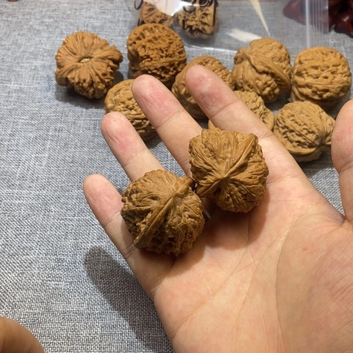 文玩核桃吊坠哈哈