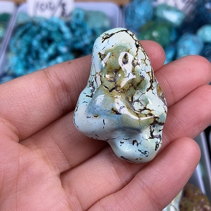 绿松石未镶嵌颈饰